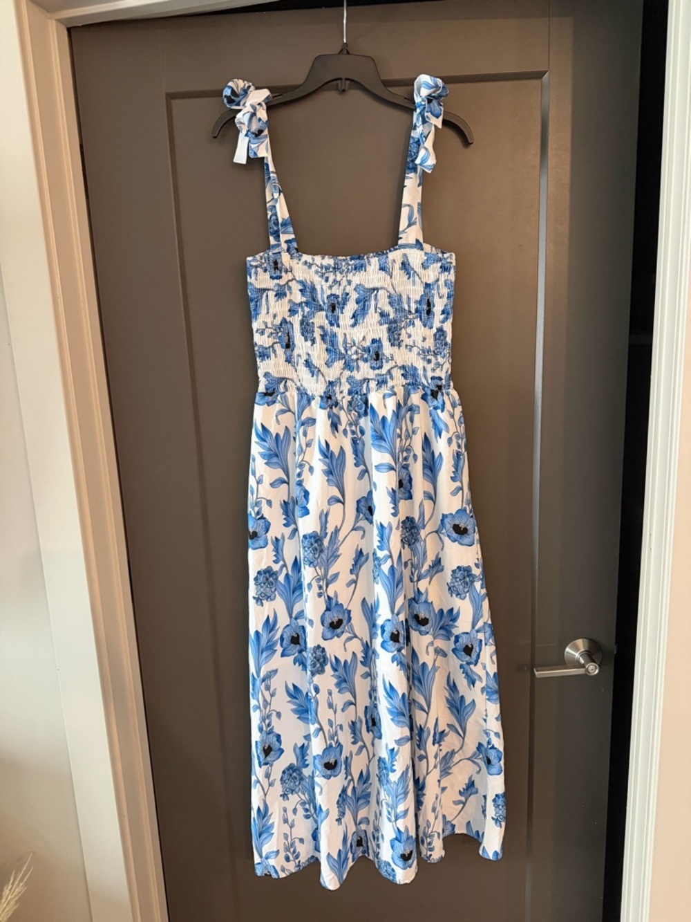 NWOT Stunning Blue Floral Tie-Shoulder Midi Dress size Large - Picture 7 of 8